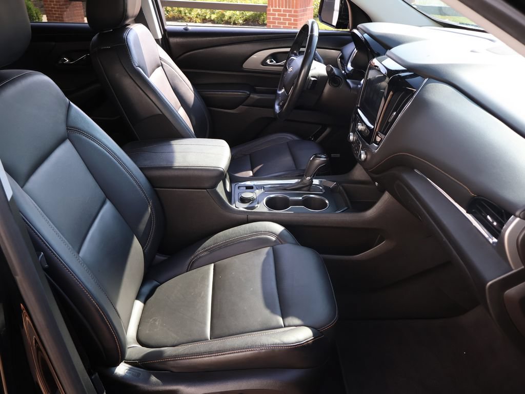 Certified 2018 Chevrolet Traverse LT w/ LPO, Black Accent Package AWD/4WD image 7