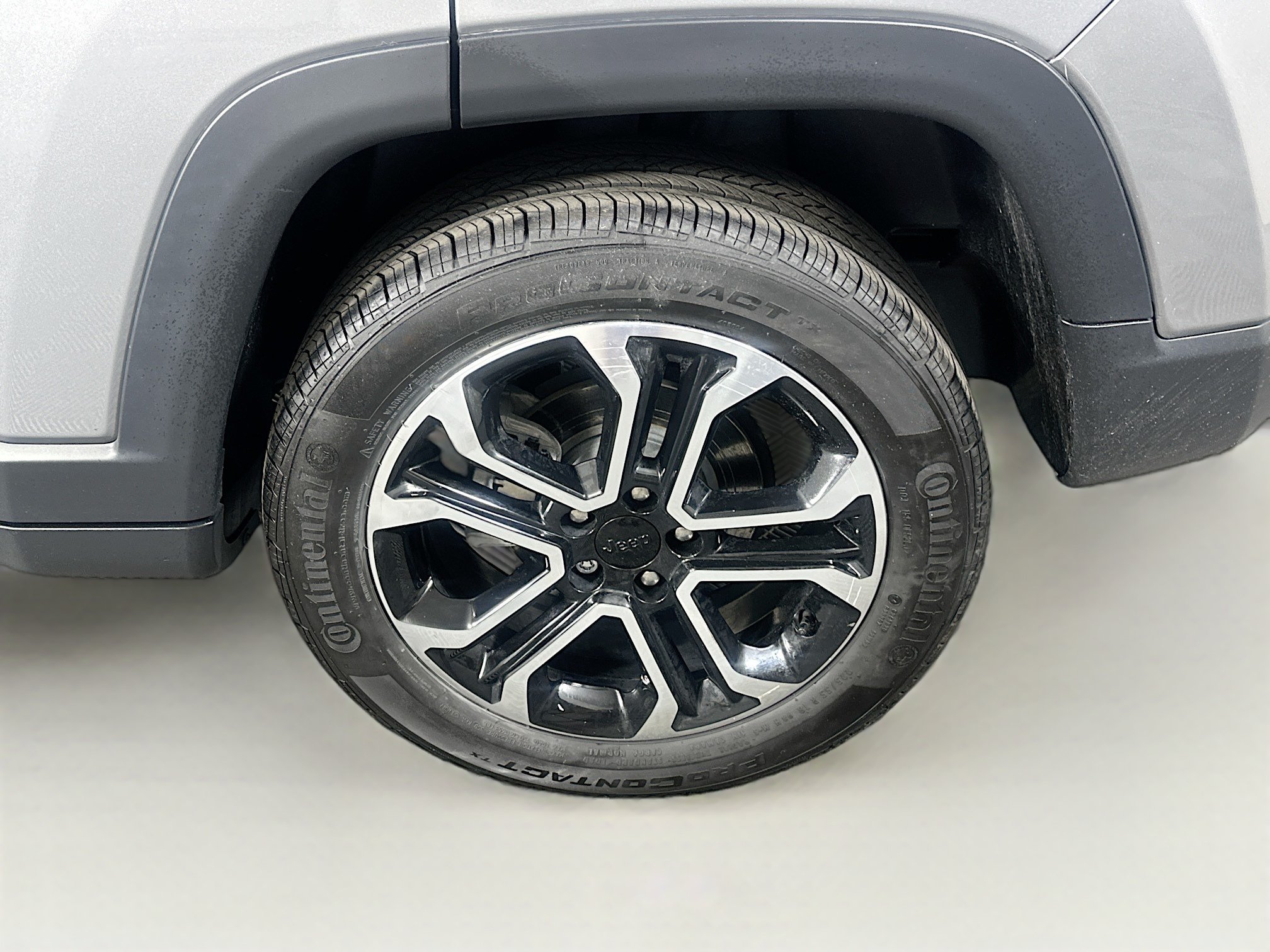 Used 2023 Jeep Compass Limited AWD/4WD image 11
