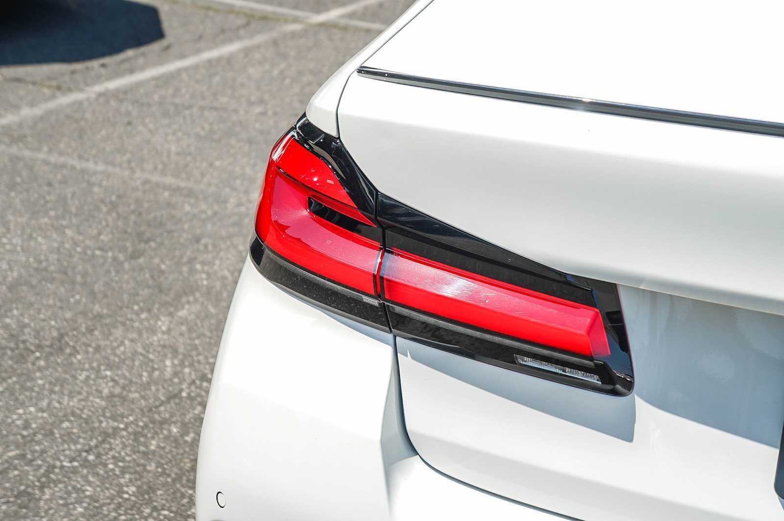 Used 2023 BMW 530i w/ M Sport Package RWD image 7