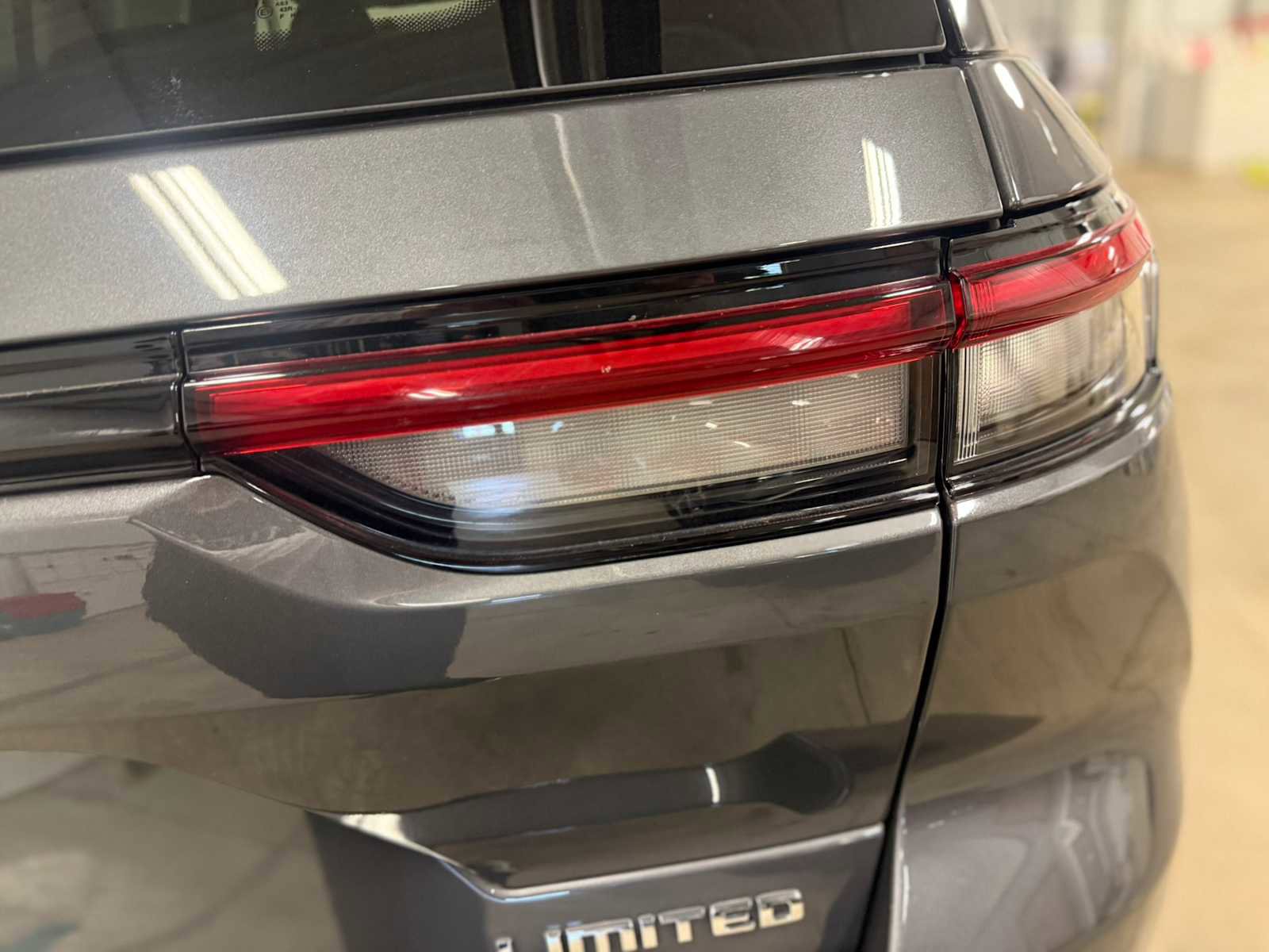 Used 2023 Jeep Grand Cherokee Limited AWD/4WD image 18