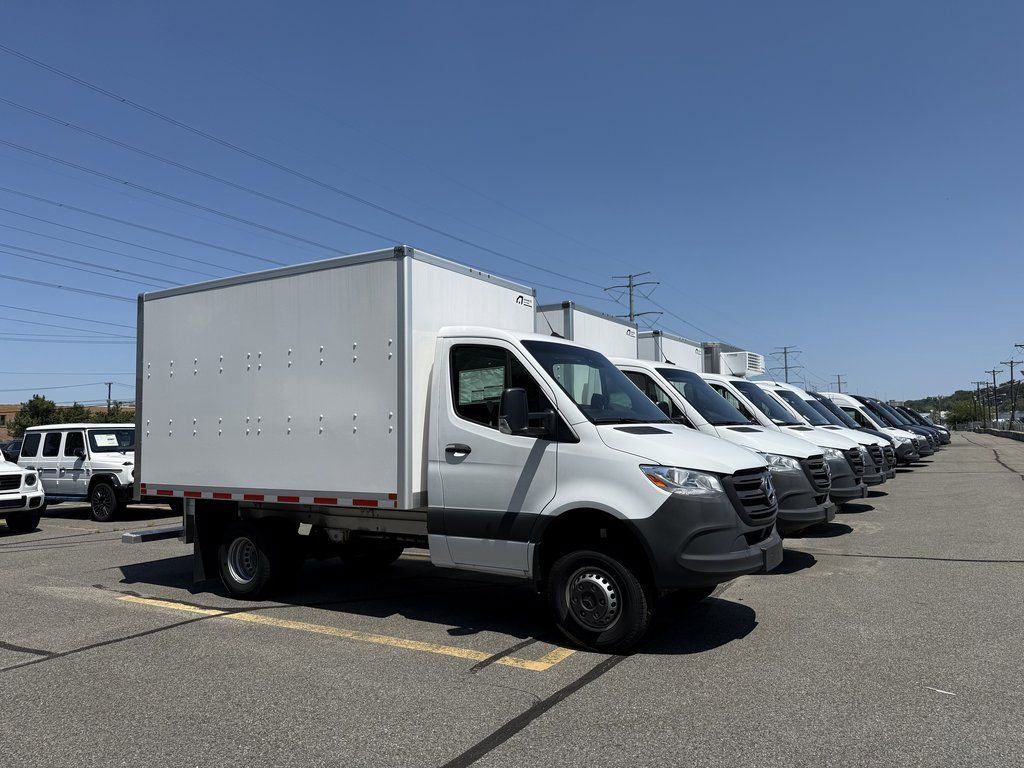 Used 2023 Mercedes-Benz Sprinter 3500 image 9