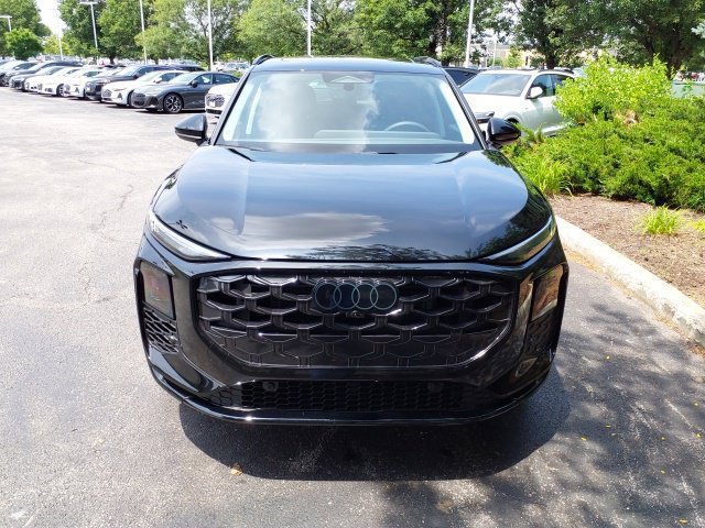 New 2026 Audi Q3 quattro 2.0T w/ Driver Assistance Package AWD/4WD image 2