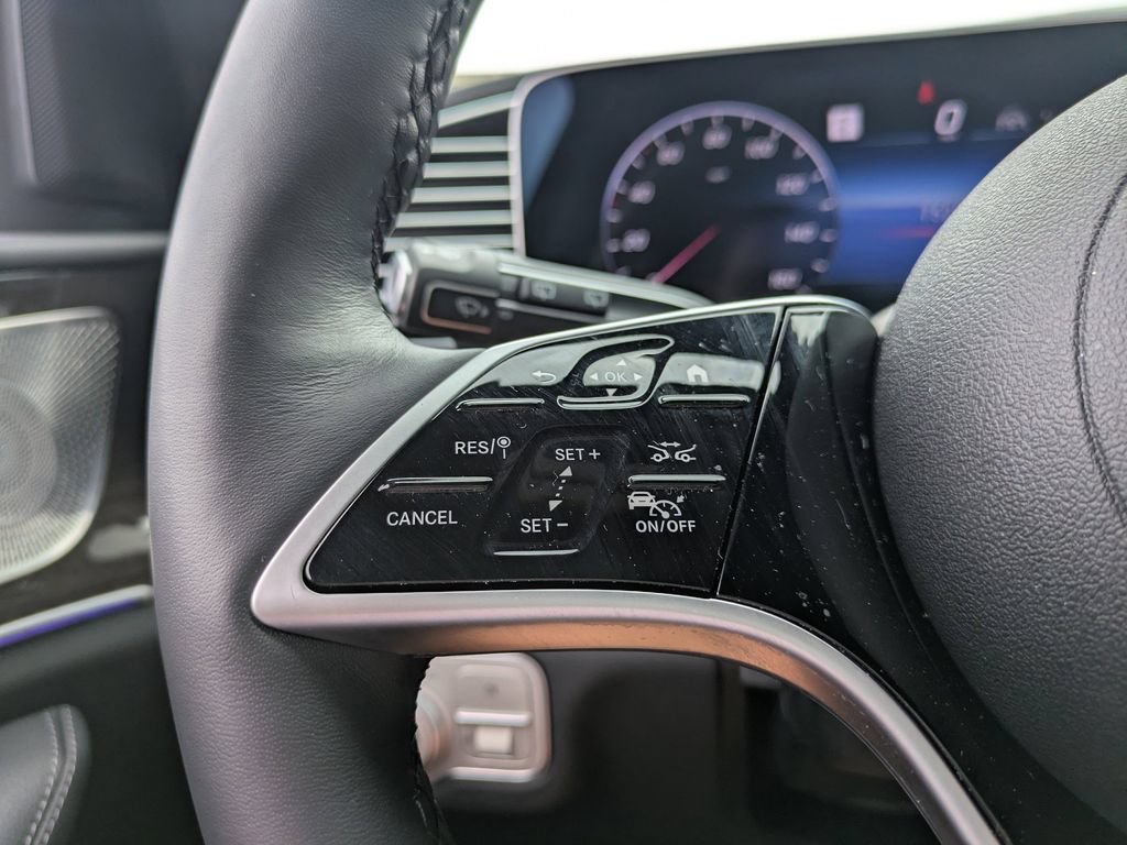 Used 2025 Mercedes-Benz GLS 450 4MATIC image 30