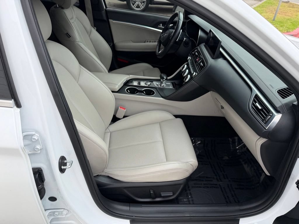 Used 2022 Genesis G70 2.0T RWD image 19