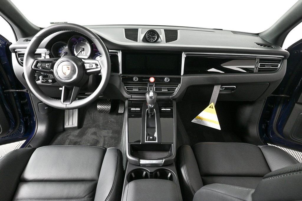 Certified 2026 Porsche Macan image 19