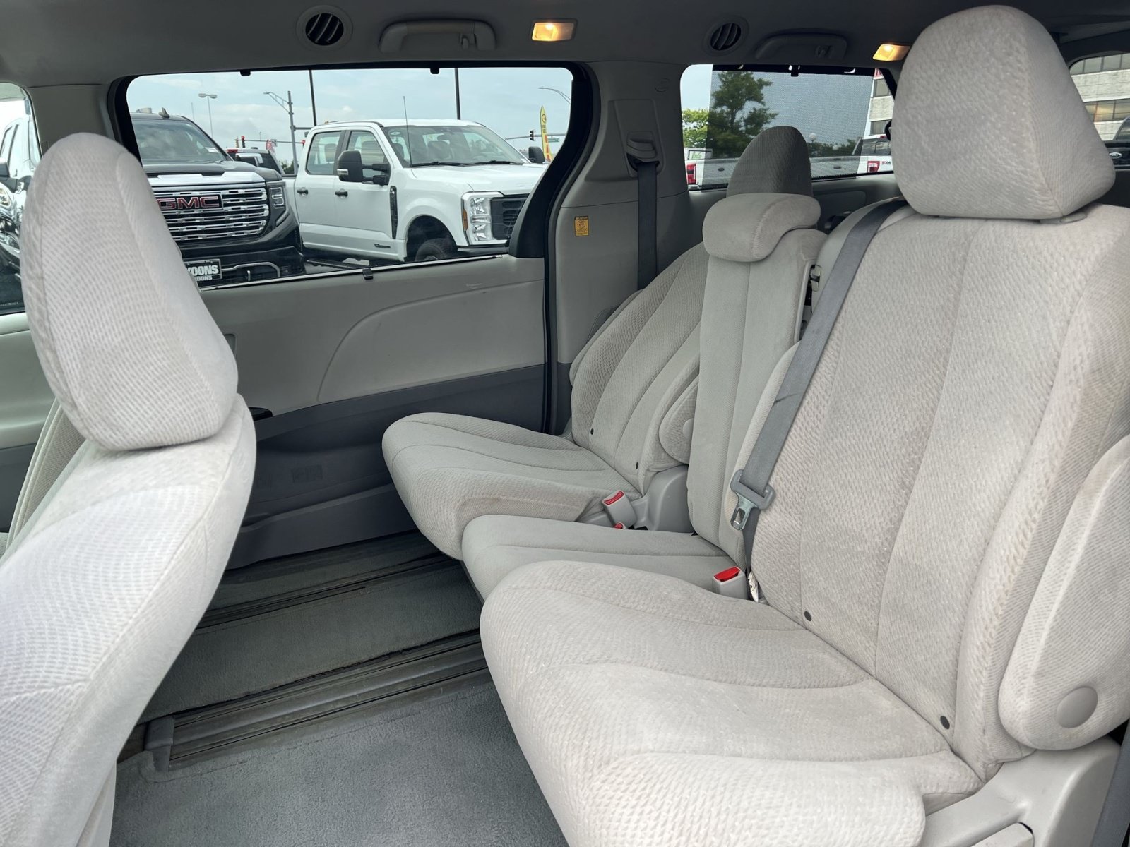 Used 2012 Toyota Sienna LE FWD image 23