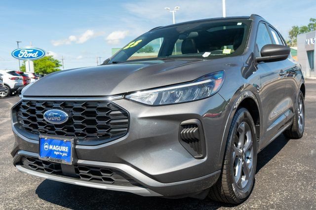 Used 2023 Ford Escape ST-Line w/ Equipment Group 301A FWD image 2