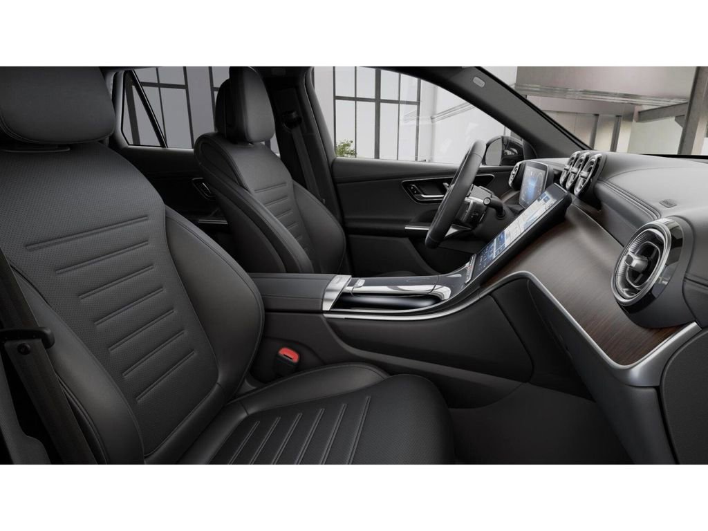 New 2025 Mercedes-Benz GLC 350e 4MATIC image 4