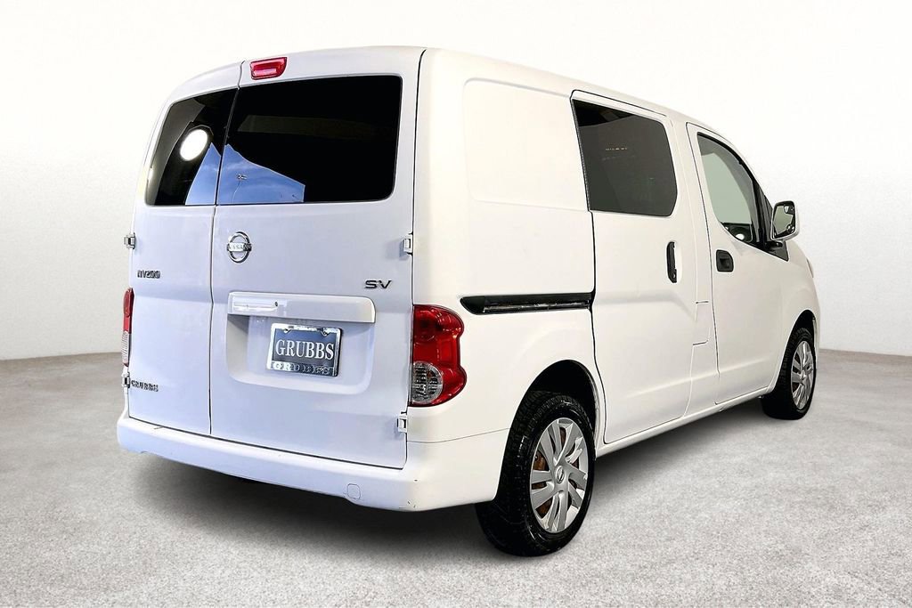 Used 2017 Nissan NV200 SV image 2
