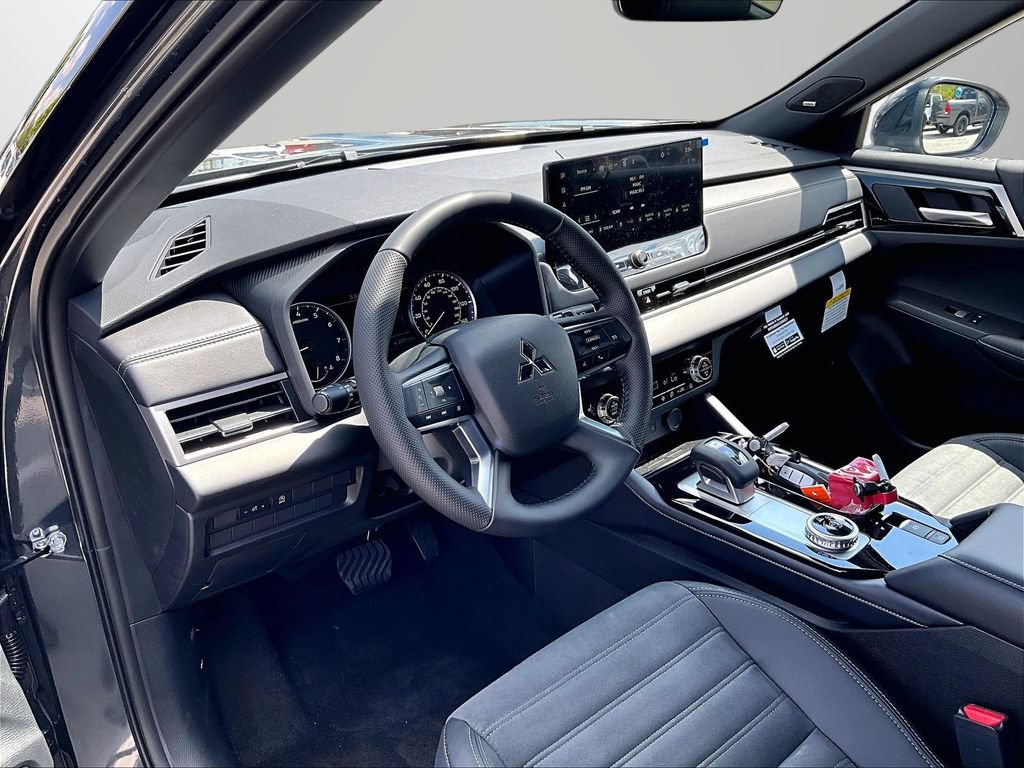 New 2026 Mitsubishi Outlander LE FWD image 8