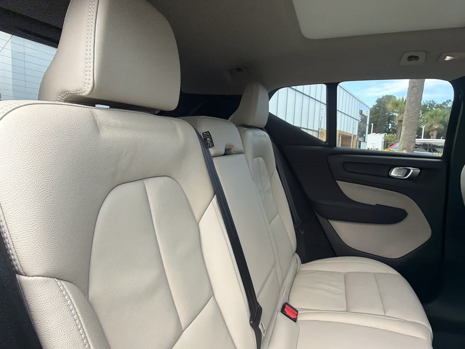 Used 2023 Volvo XC40 B5 Ultimate w/ Climate Package AWD/4WD image 19