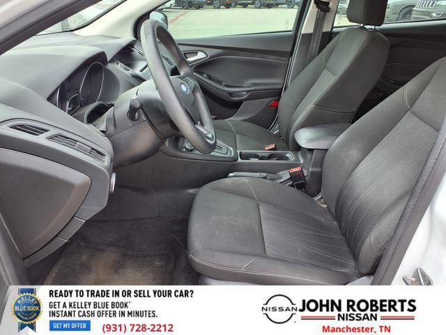 Used 2016 Ford Focus SE w/ SE Power Seat Package image 4