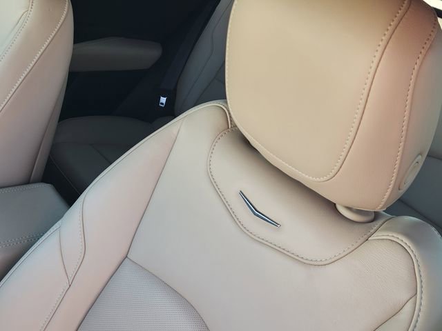 Used 2024 Cadillac XT4 Premium Luxury image 24
