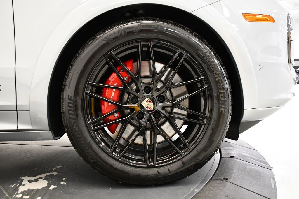 New 2026 Porsche Cayenne GTS AWD/4WD image 19