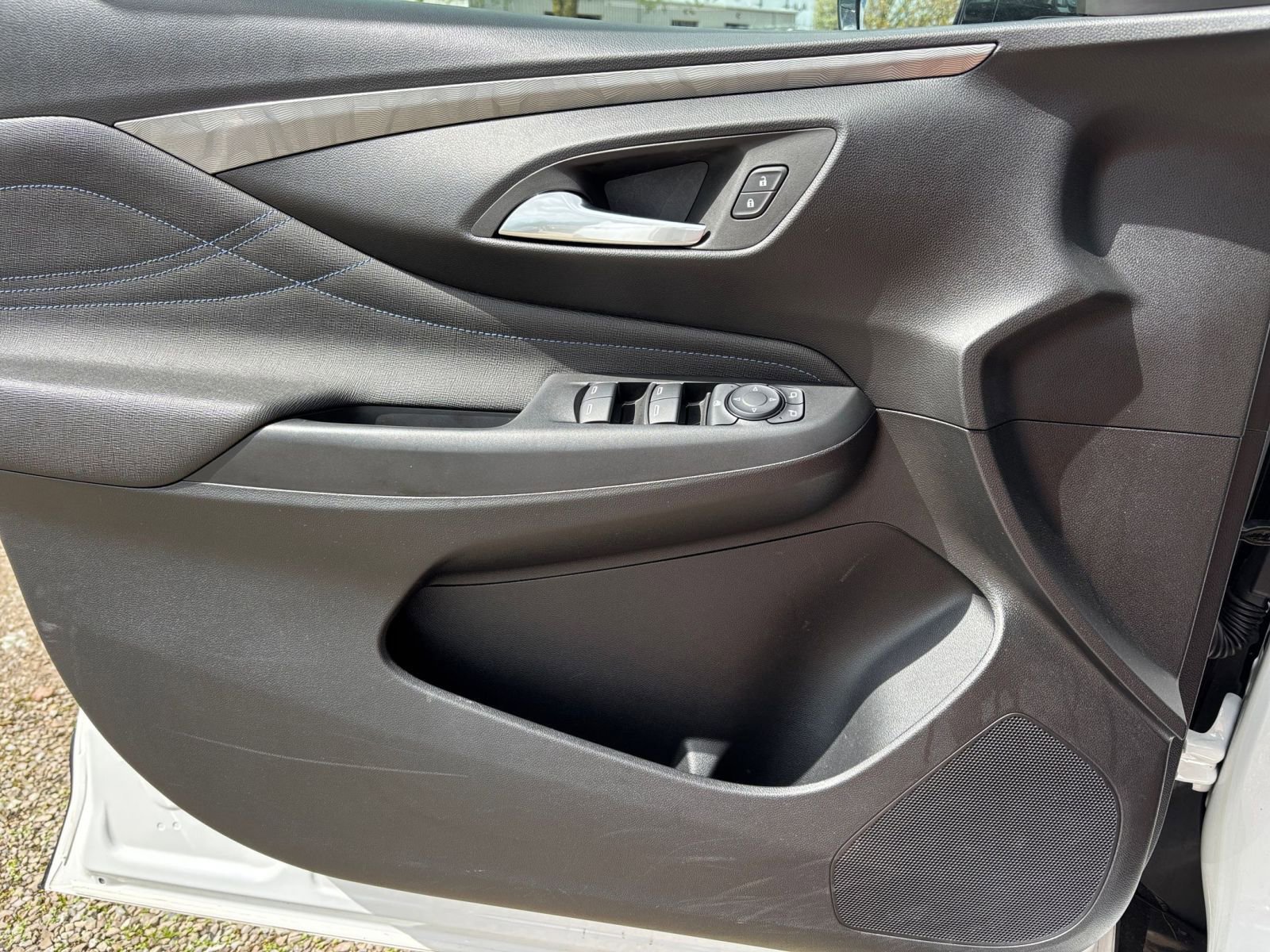 Used 2025 Buick Envista Sport Touring FWD image 18