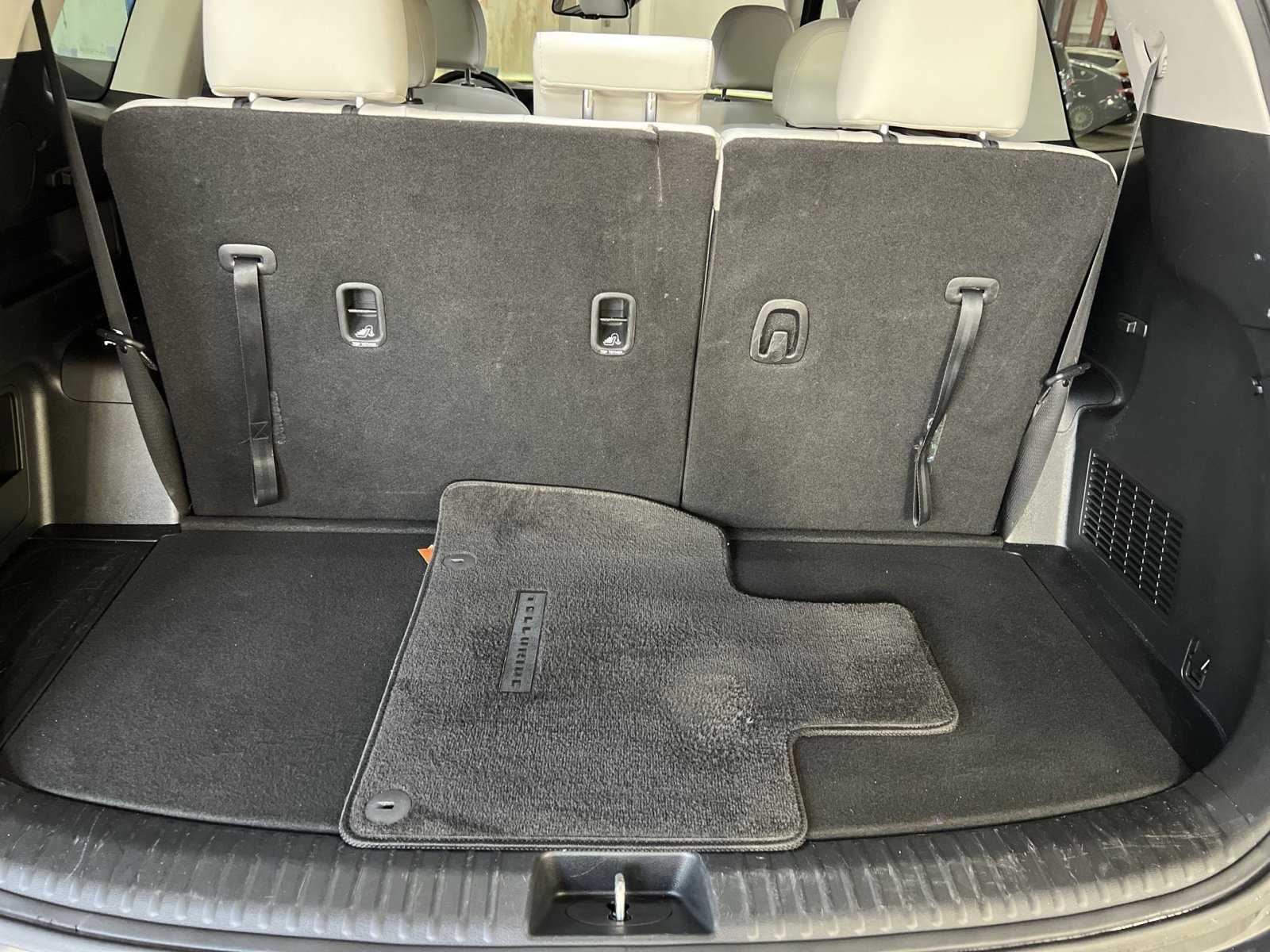 Used 2023 Kia Telluride EX w/ EX Captain's Chair Package FWD image 27