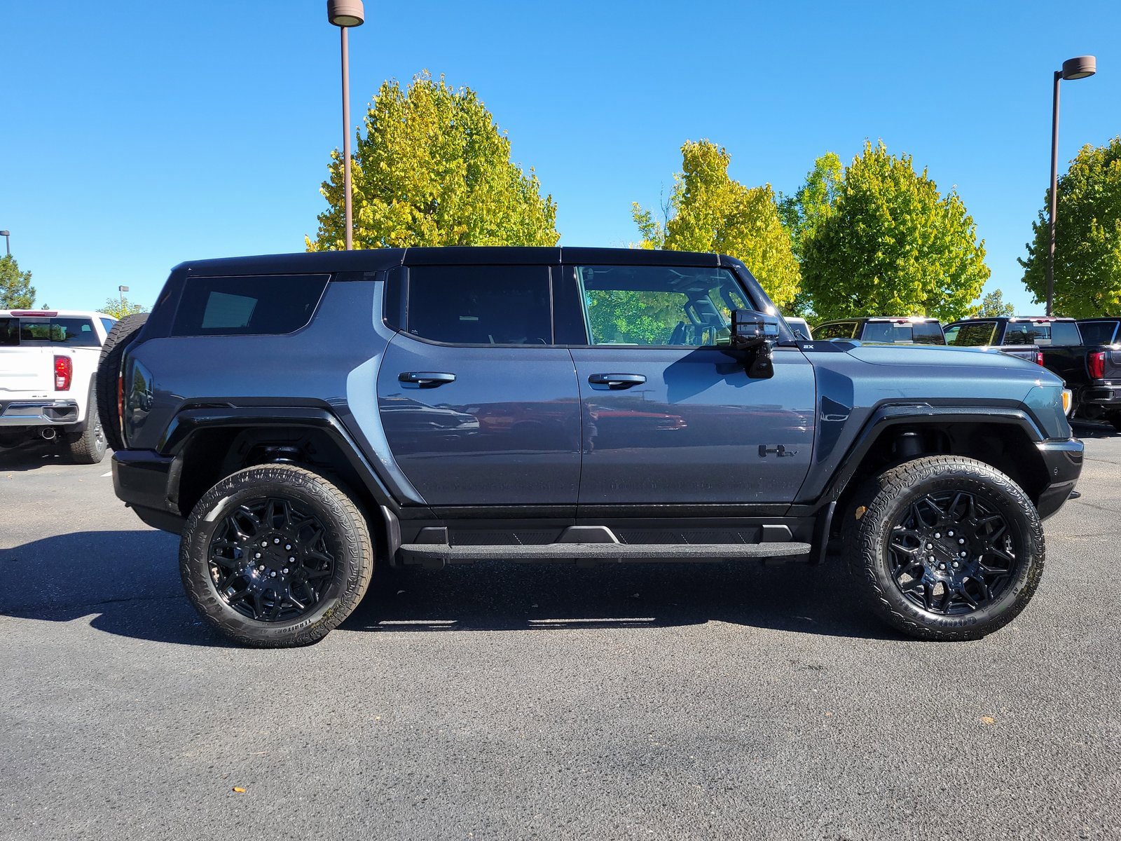 New 2026 GMC Hummer EV SUV image 2