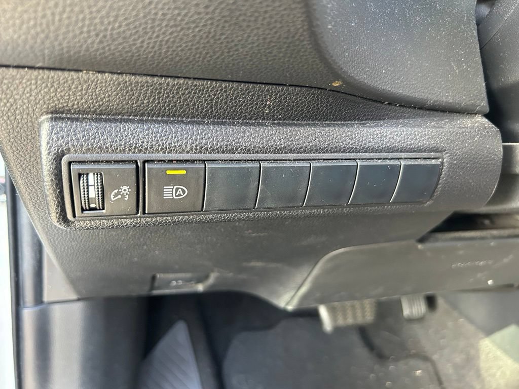 Used 2019 Toyota Corolla SE FWD image 18