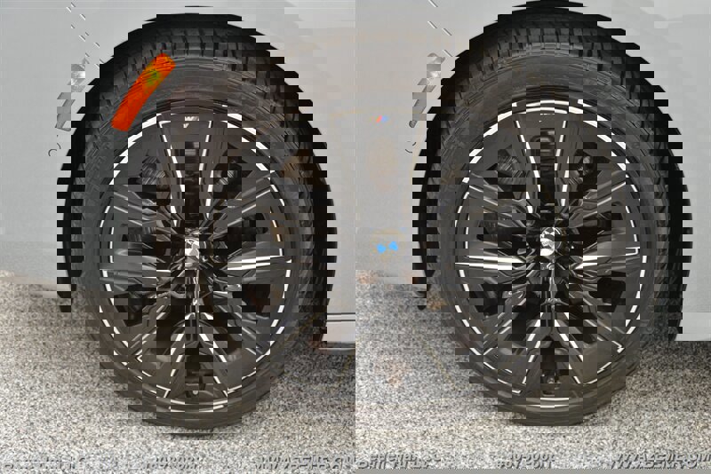 Used 2023 BMW 740i w/ Parking Assistance Package RWD image 51