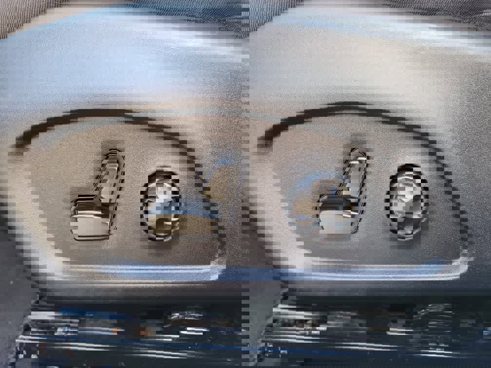 Used 2020 Jeep Compass Limited image 23