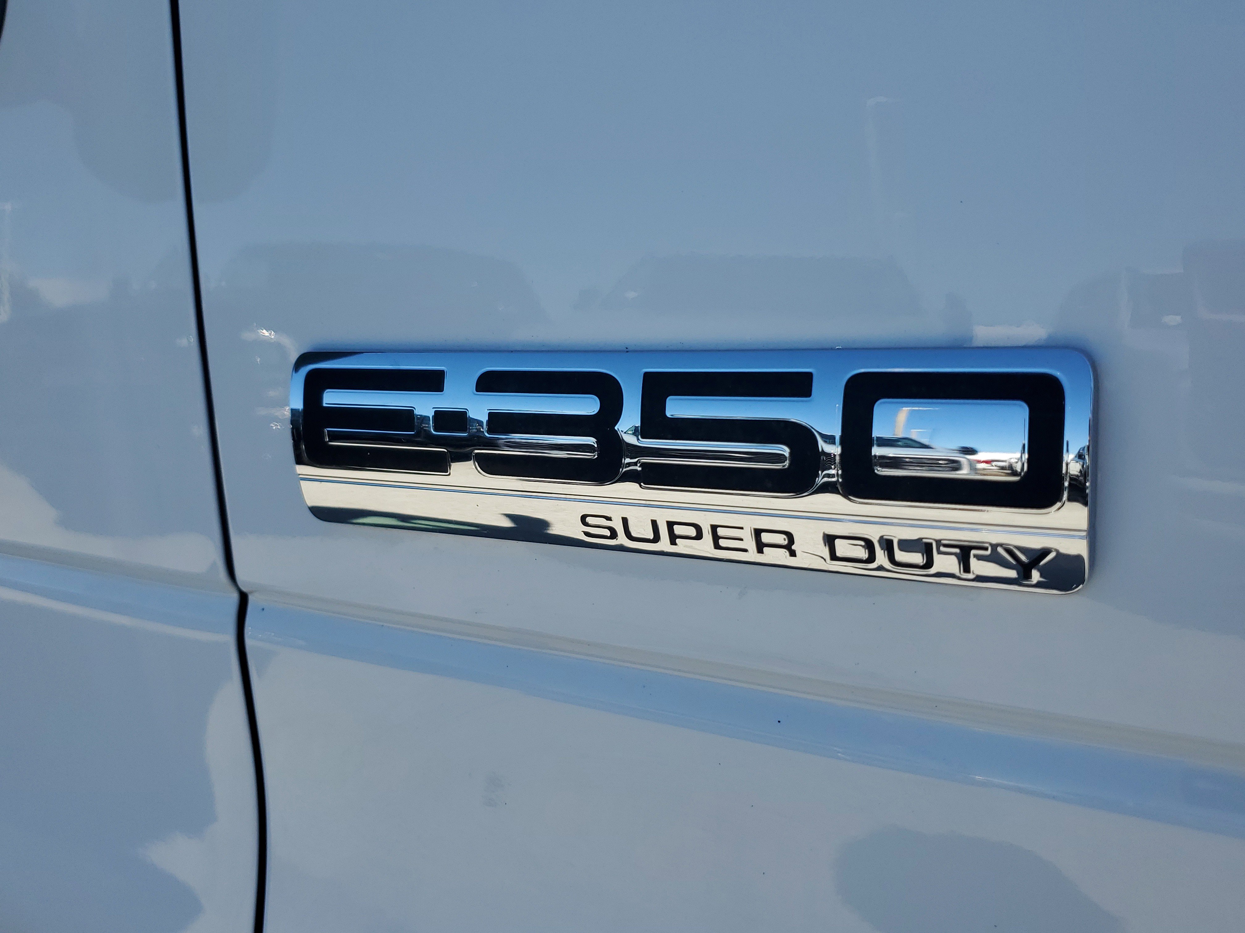 Used 2022 Ford E-350 and Econoline 350 Super Duty w/ Power Windows & Locks Group image 28