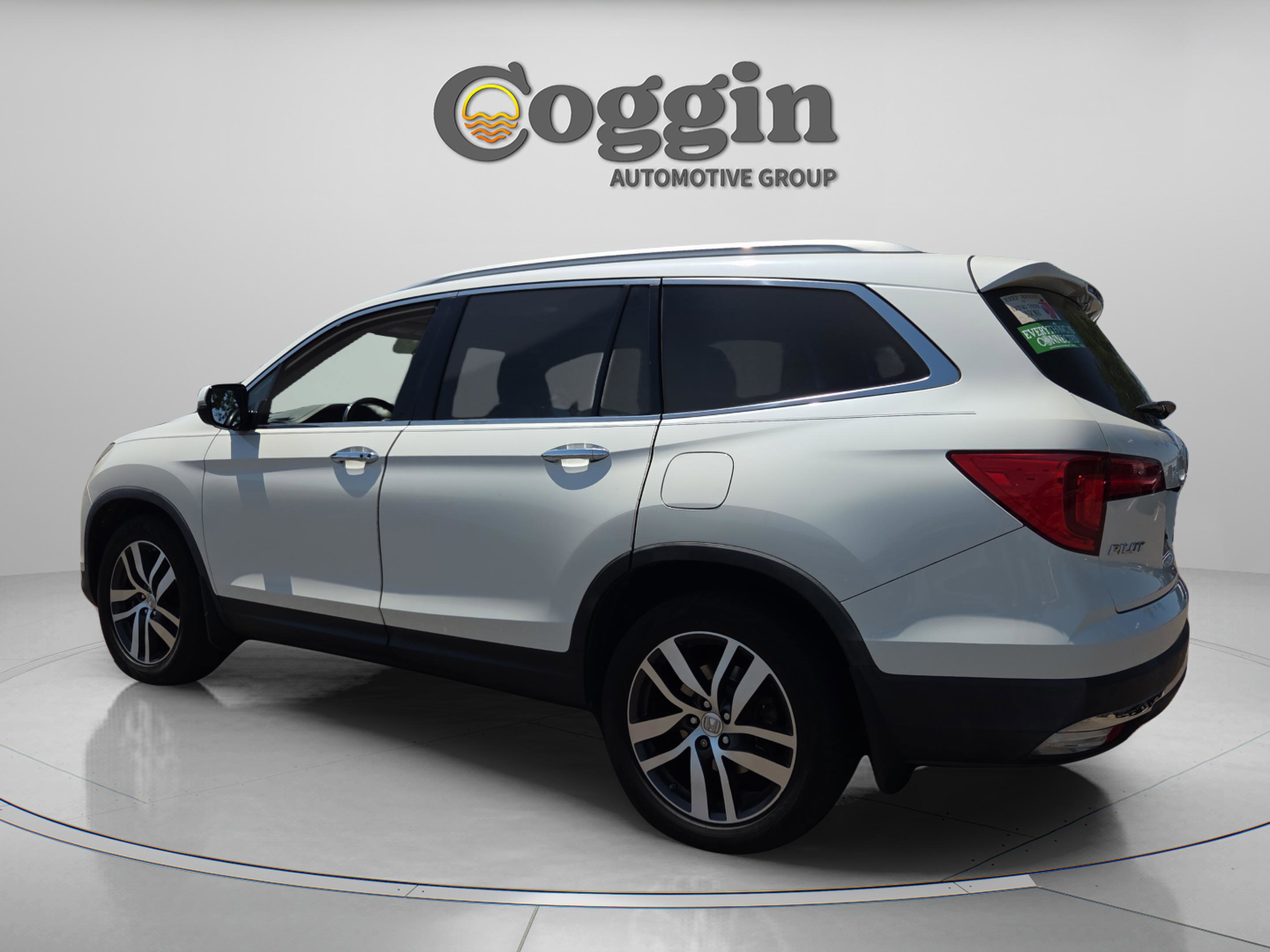 Certified 2018 Honda Pilot Elite image 3