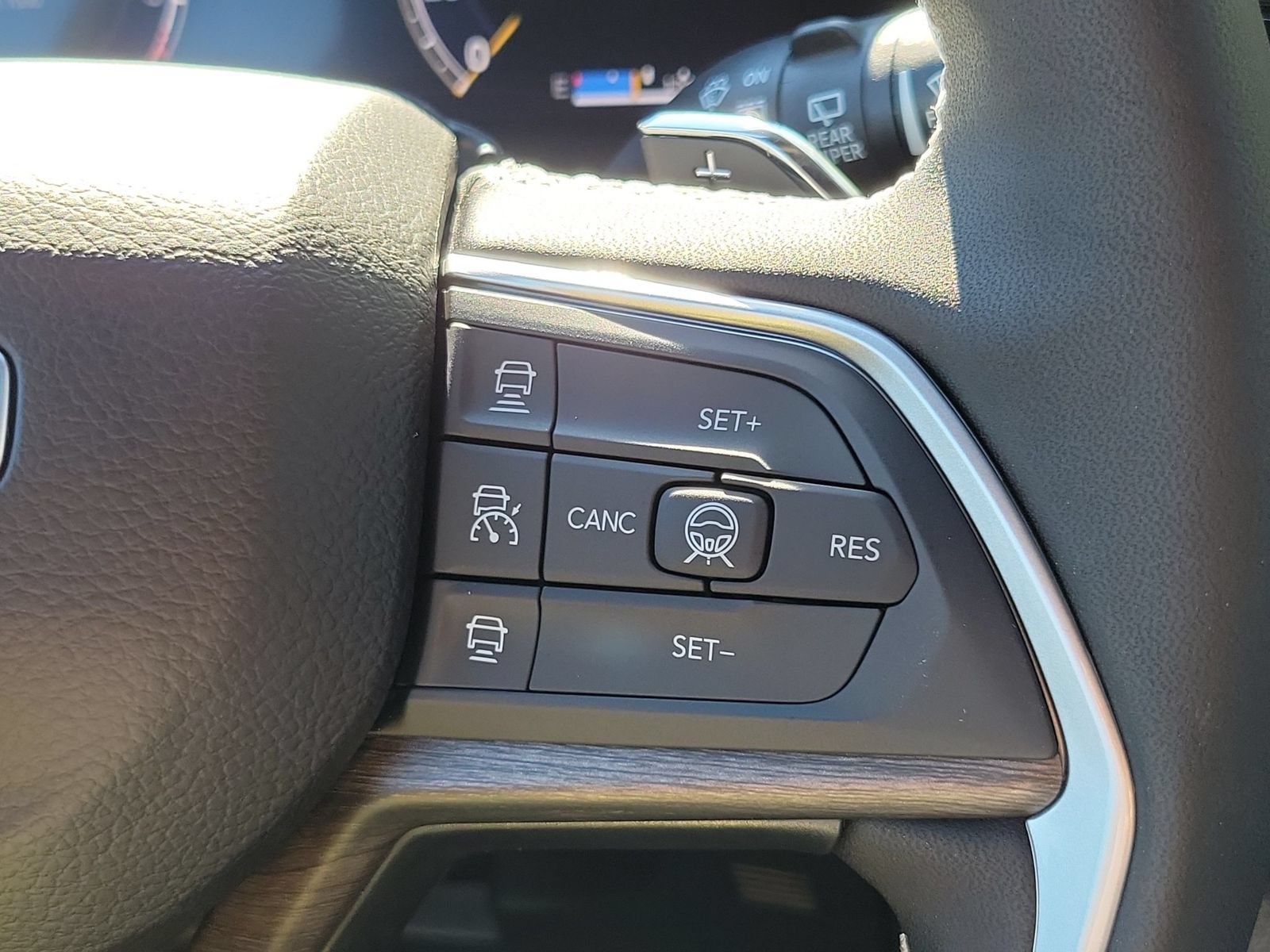 New 2027 Jeep Grand Cherokee Altitude RWD image 14