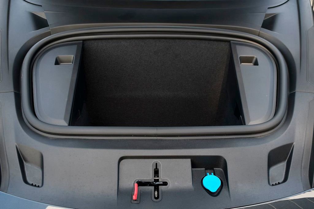 Used 2020 Porsche Taycan 4S image 26