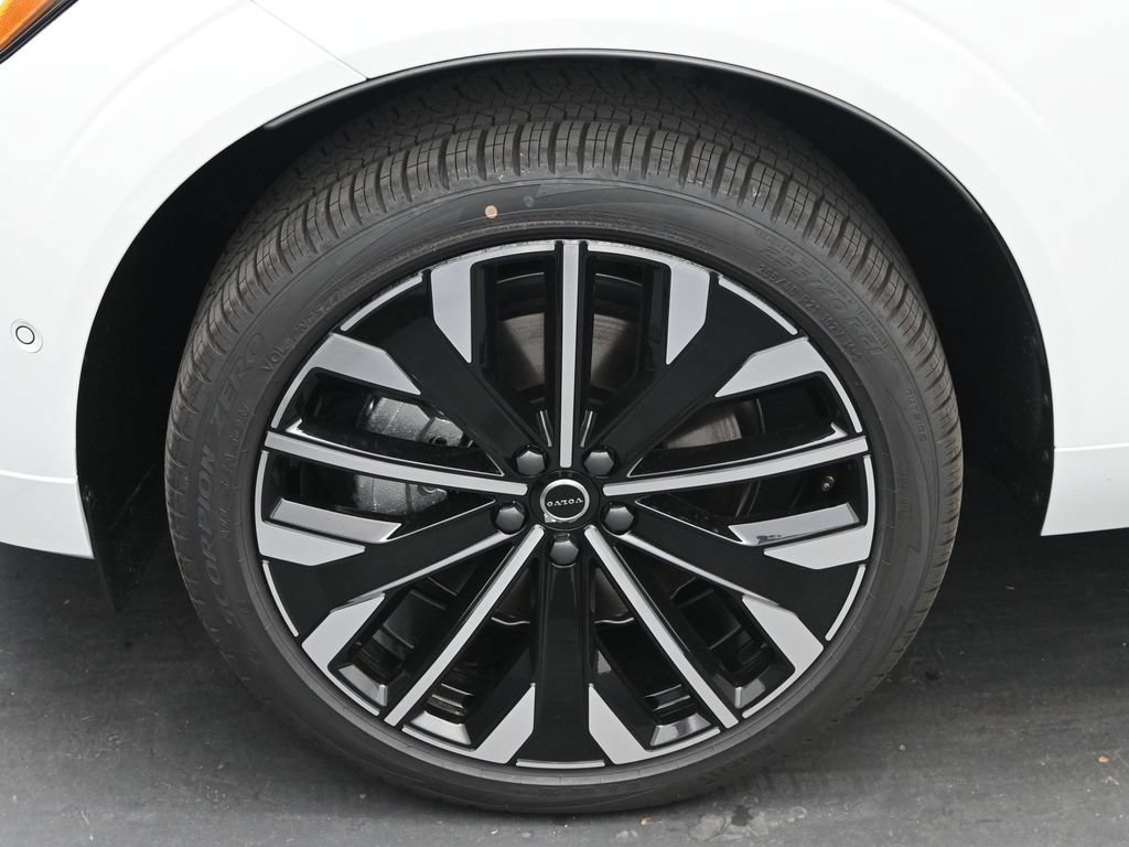 New 2026 Volvo XC60 B5 Ultra w/ Climate Package AWD/4WD image 4
