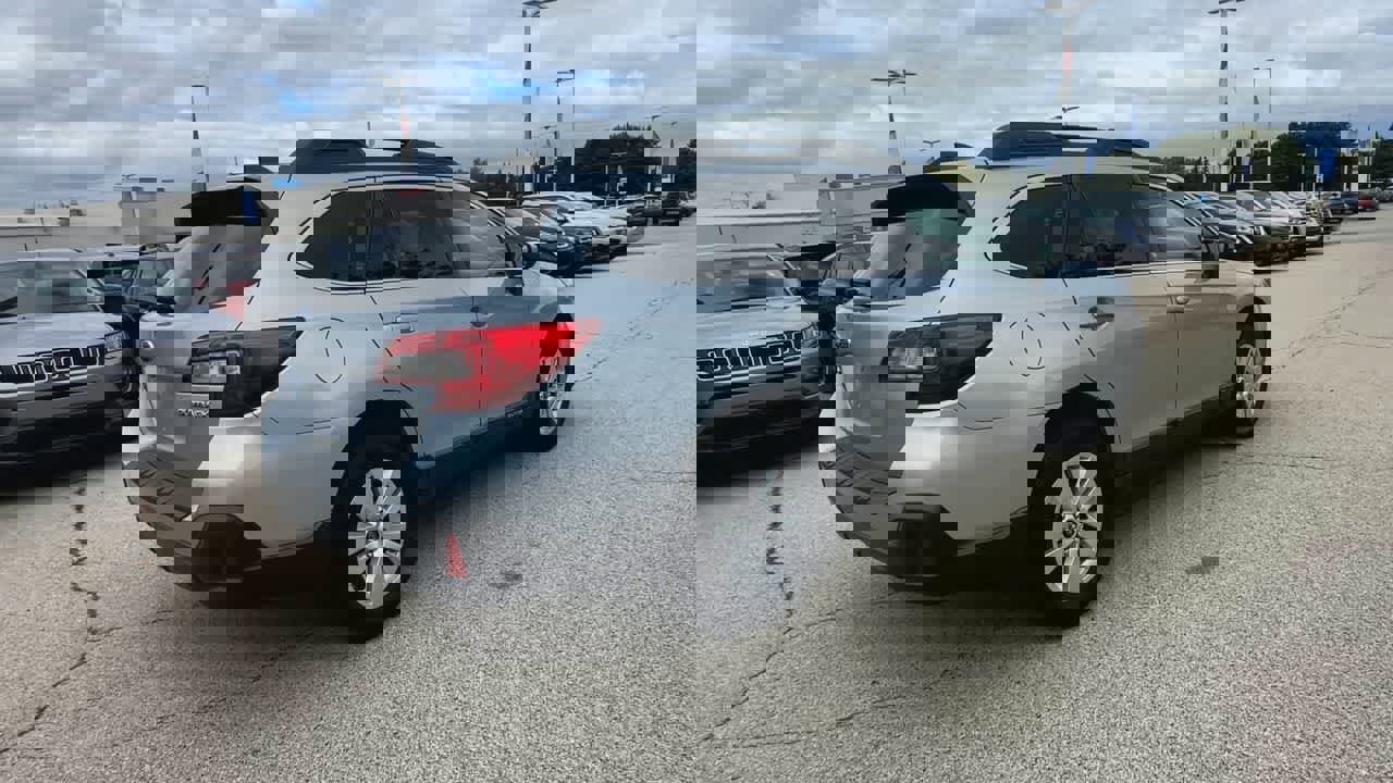 Used 2019 Subaru Outback 2.5i Premium image 8