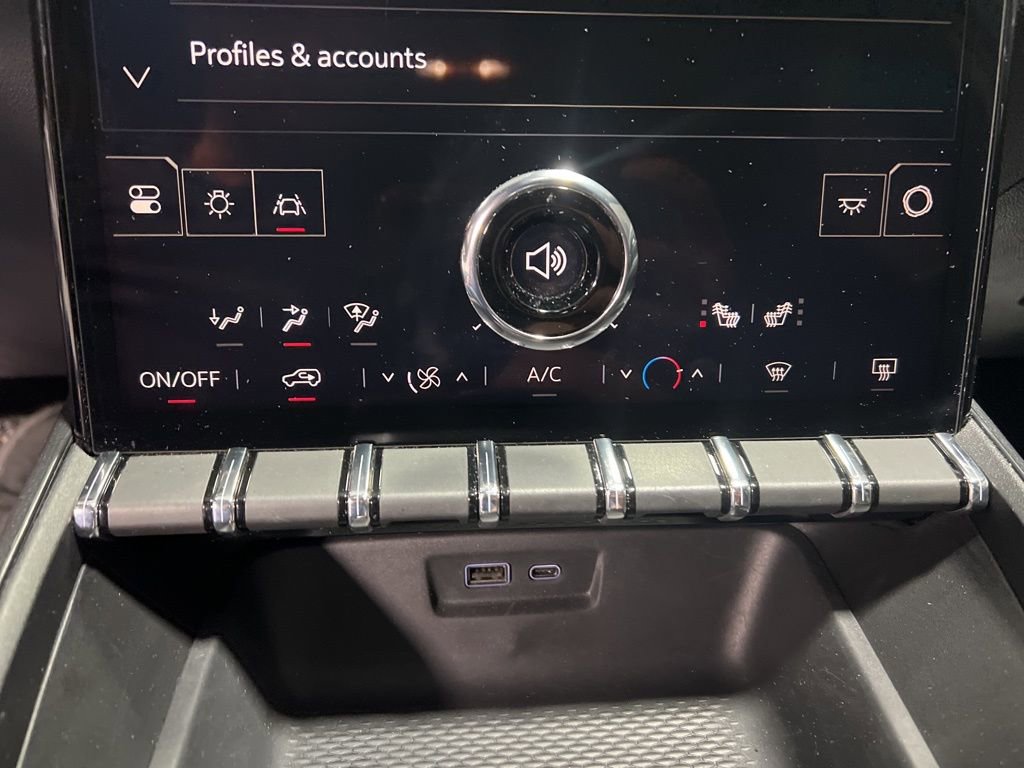 Used 2025 GMC Terrain Elevation image 29