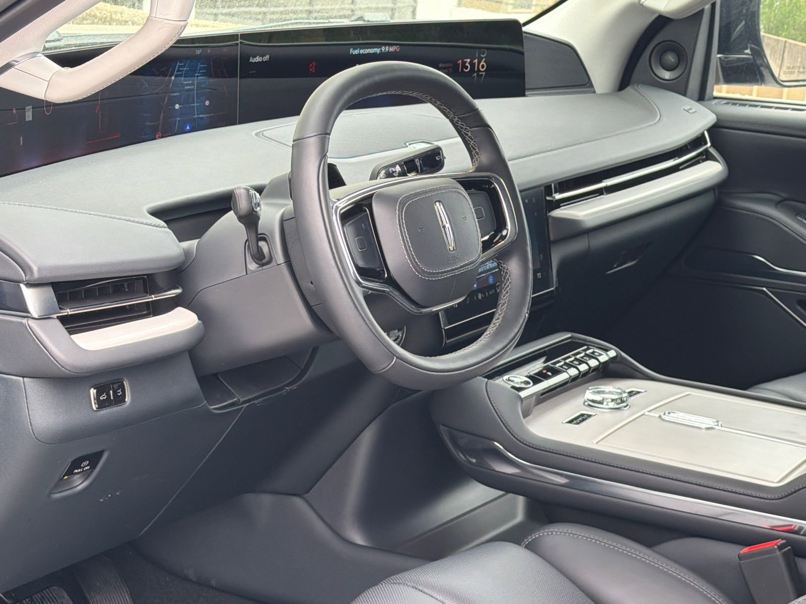 New 2026 Lincoln Navigator L Premier image 15