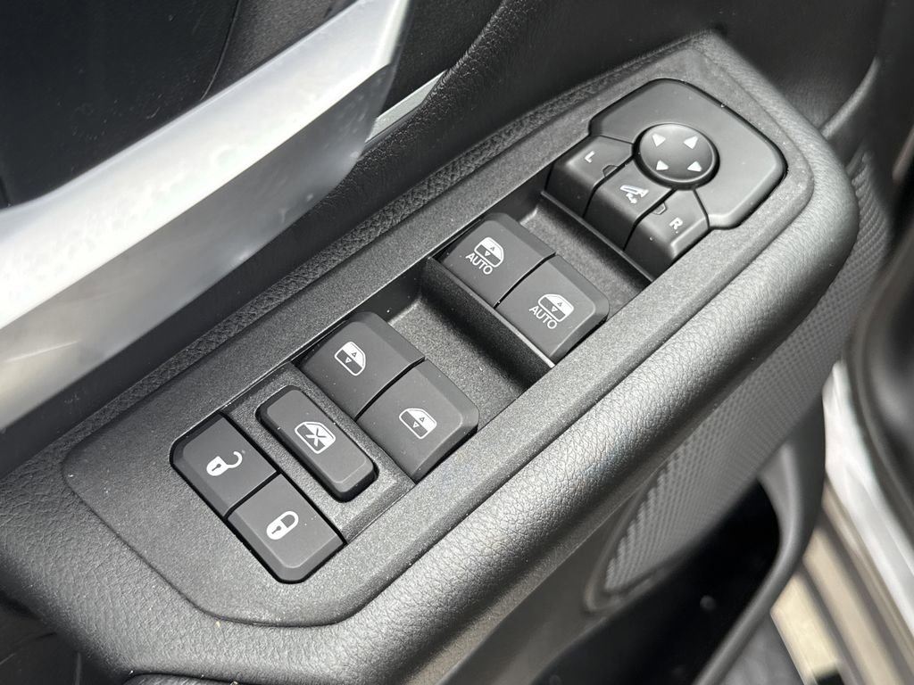 New 2026 RAM 1500 4x4 Crew Cab image 11