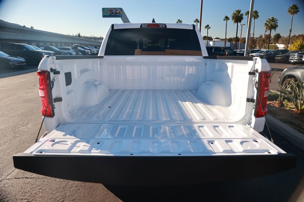 New 2026 RAM 1500 4x4 Crew Cab image 31