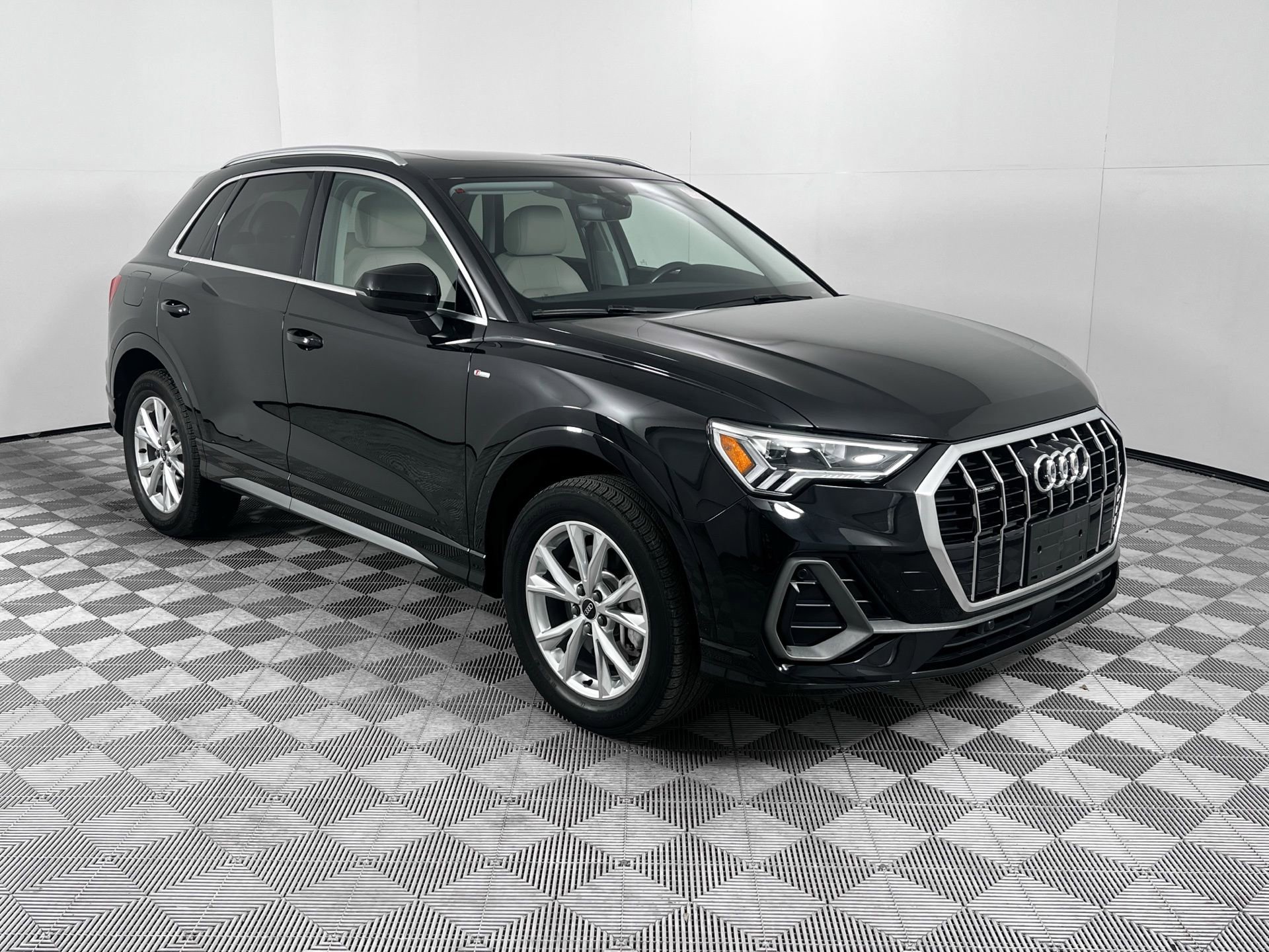 Certified 2023 Audi Q3 2.0T Premium Plus w/ Premium Plus Package