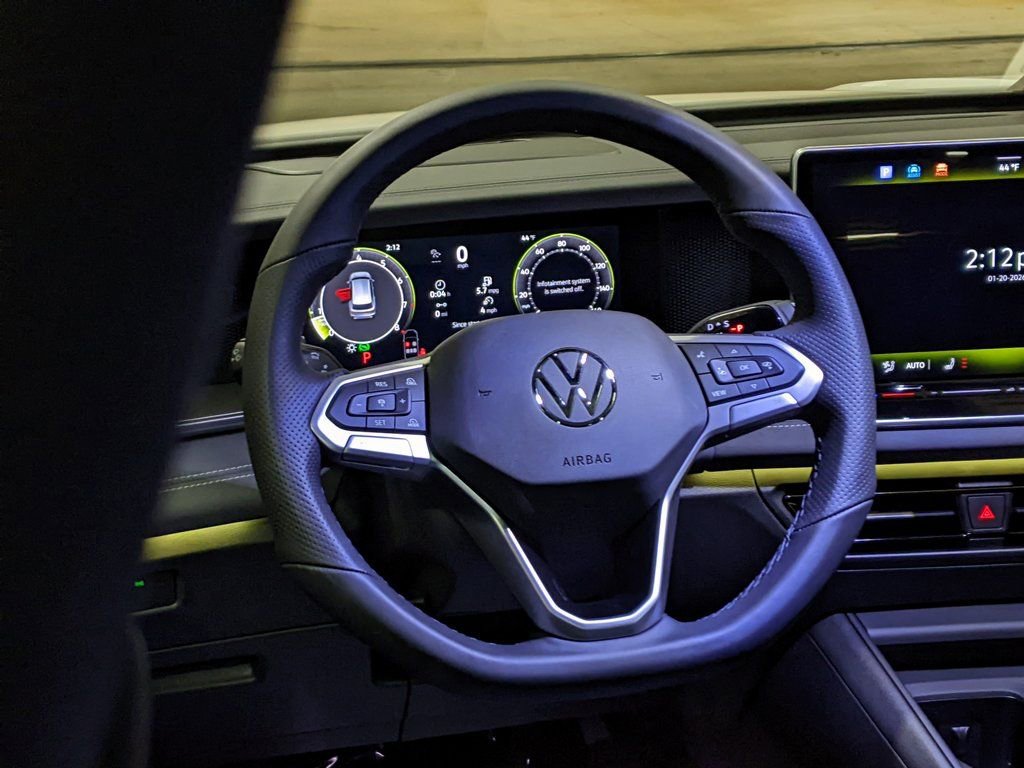 New 2026 Volkswagen Tiguan SE R-Line AWD/4WD image 14