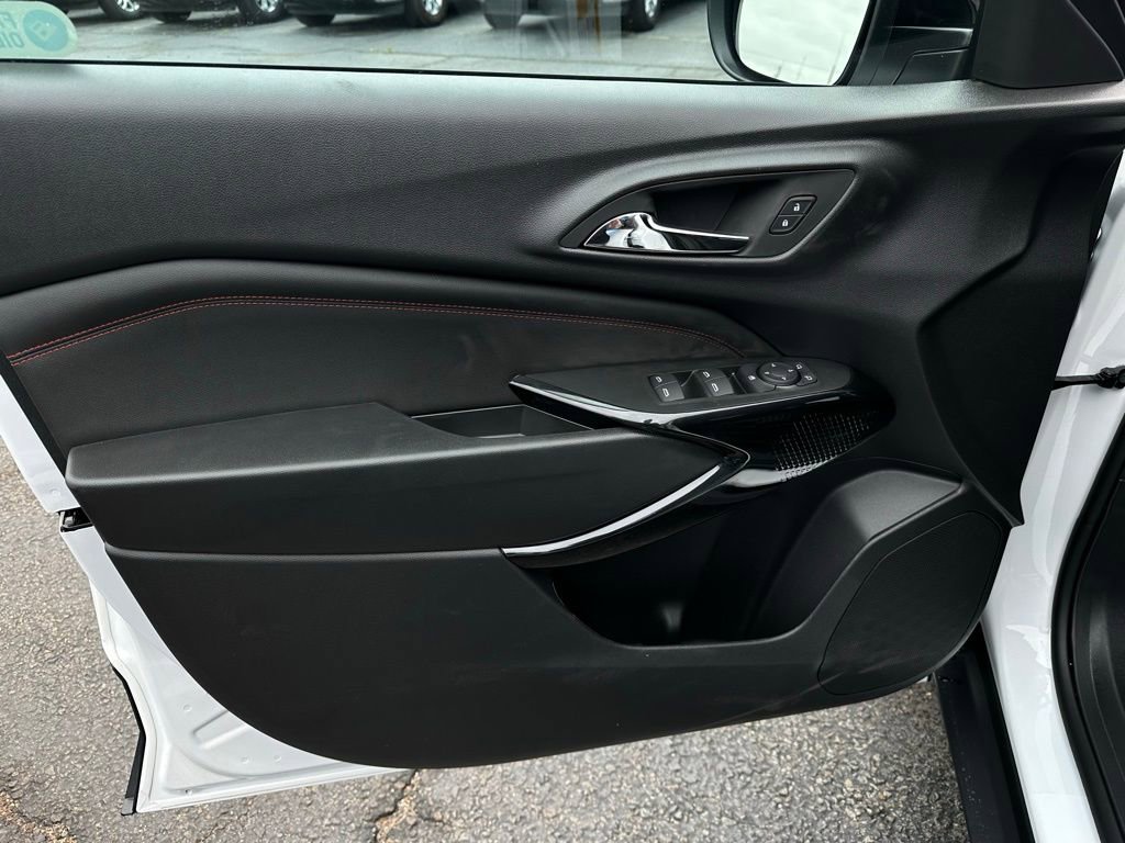 New 2026 Chevrolet Trax RS image 11