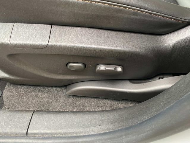 Used 2022 Chevrolet Trax LT w/ LT Convenience Package FWD image 14