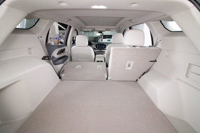 Used 2024 GMC Terrain Denali w/ Black Diamond Edition image 32