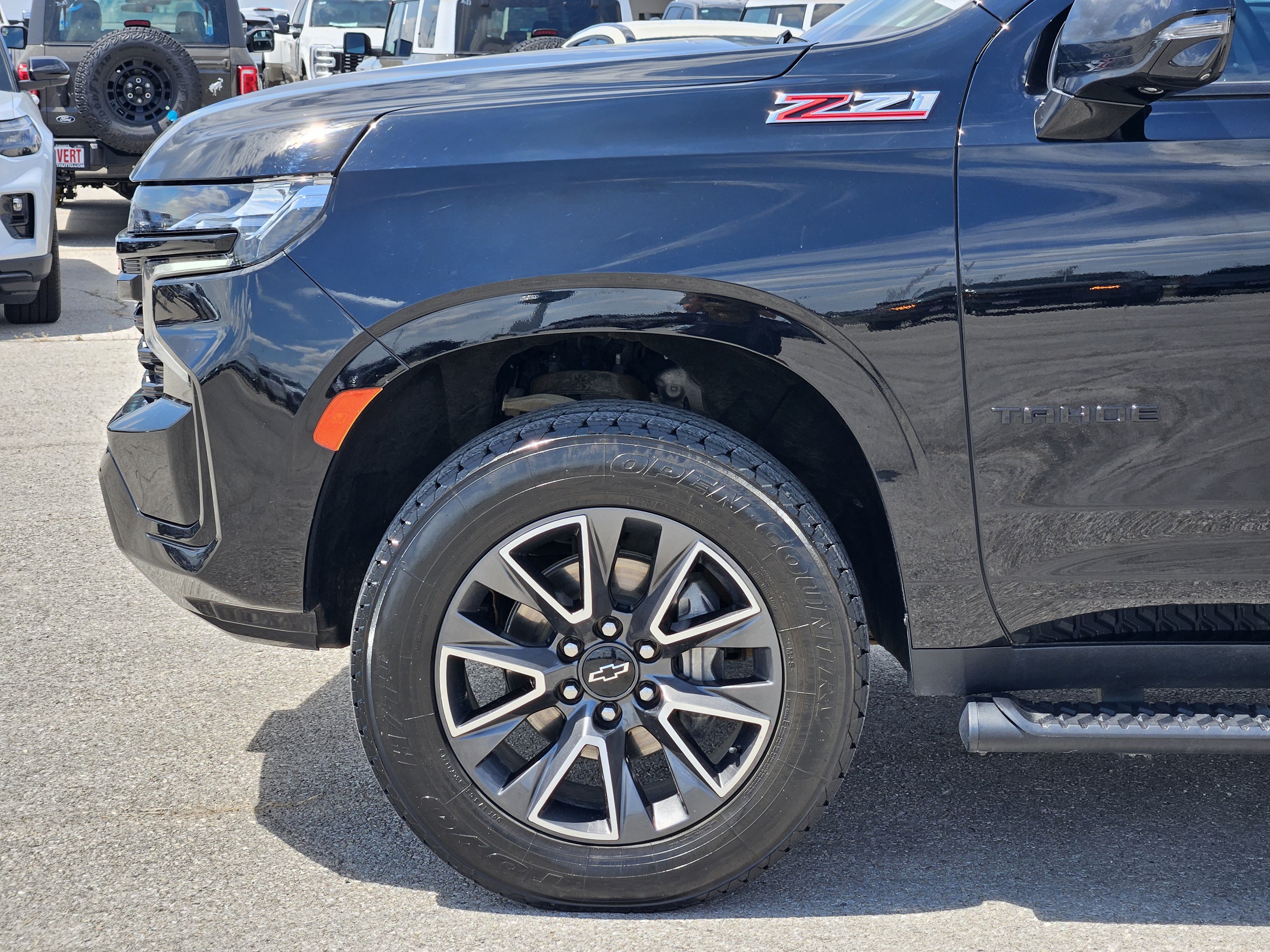 Used 2023 Chevrolet Tahoe Z71 w/ Luxury Package AWD/4WD image 9