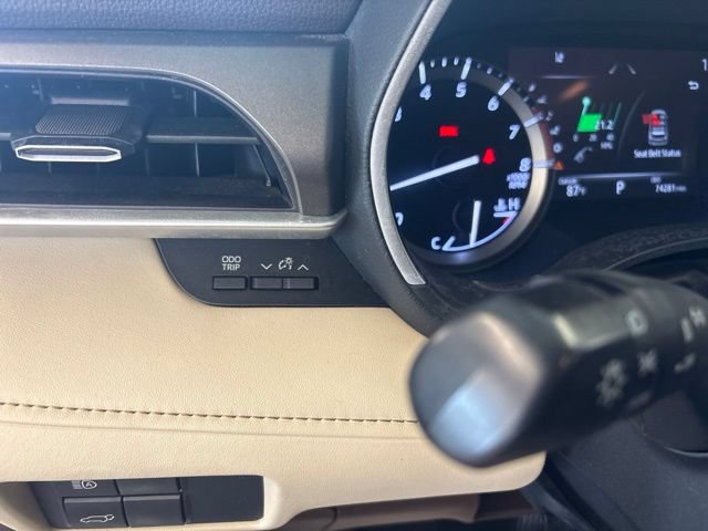 Used 2020 Toyota Highlander XLE FWD image 27