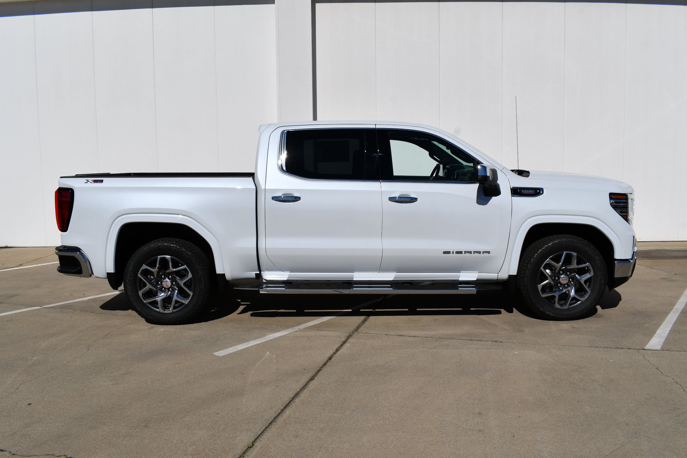 New 2026 GMC Sierra 1500 SLT w/ SLT Premium Plus Package AWD/4WD image 5