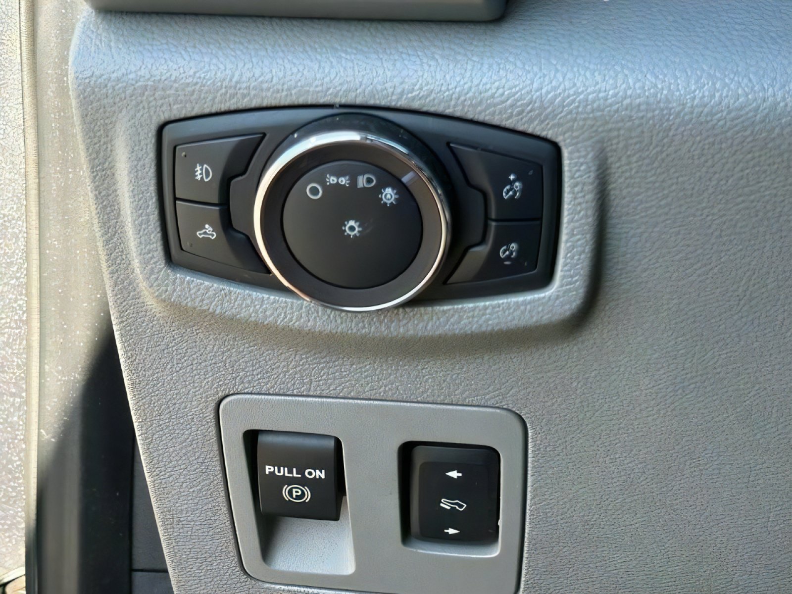 Used 2020 Ford F150 Lariat AWD/4WD image 24