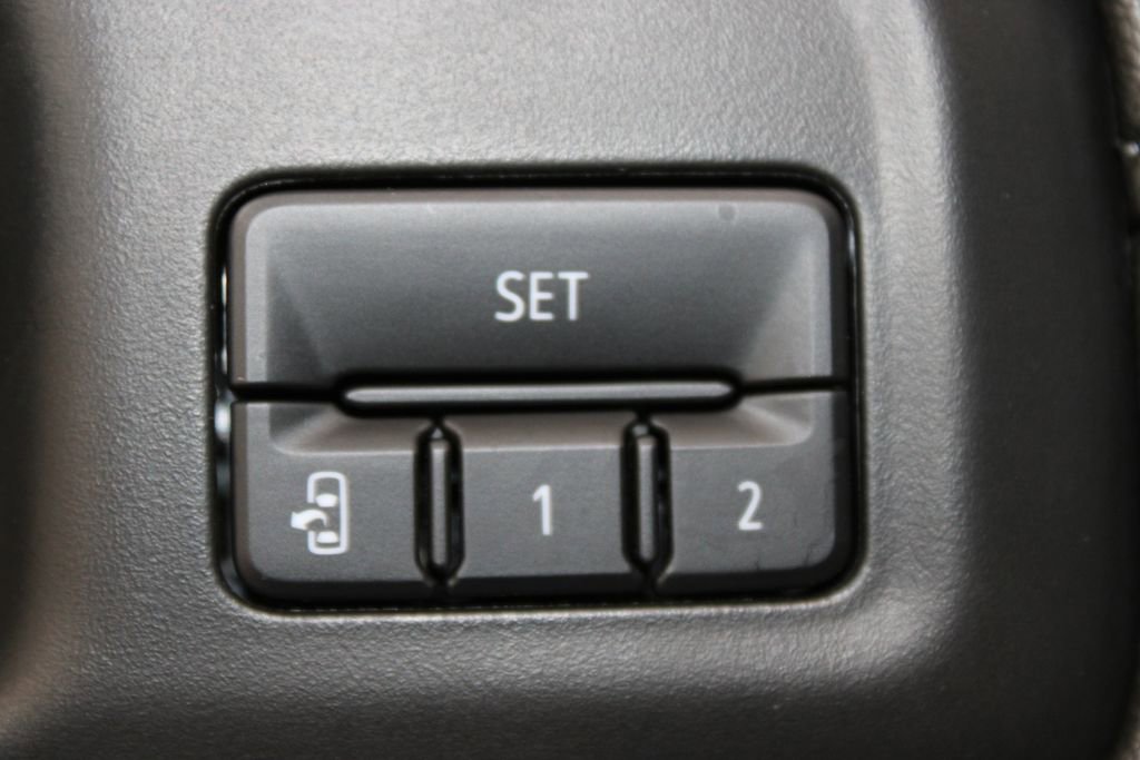 Used 2023 GMC Sierra 3500 Denali w/ Denali Ultimate Package image 39