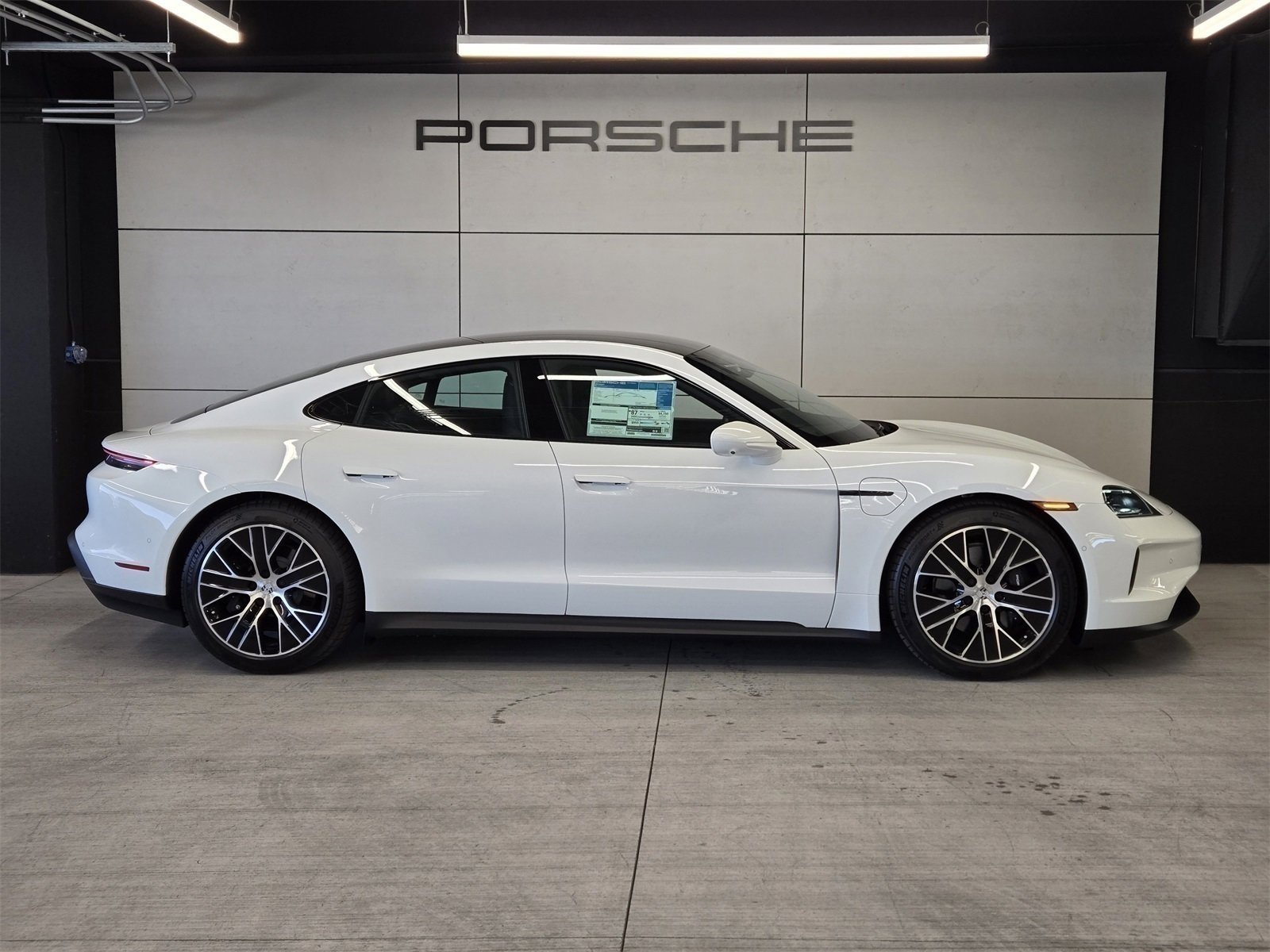 Used 2025 Porsche Taycan image 29