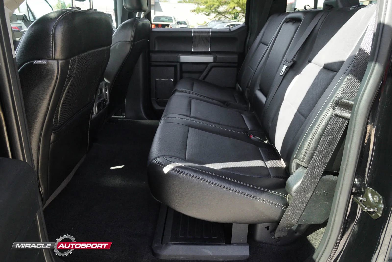 Used 2017 Ford F350 Lariat w/ Lariat Ultimate Package image 23