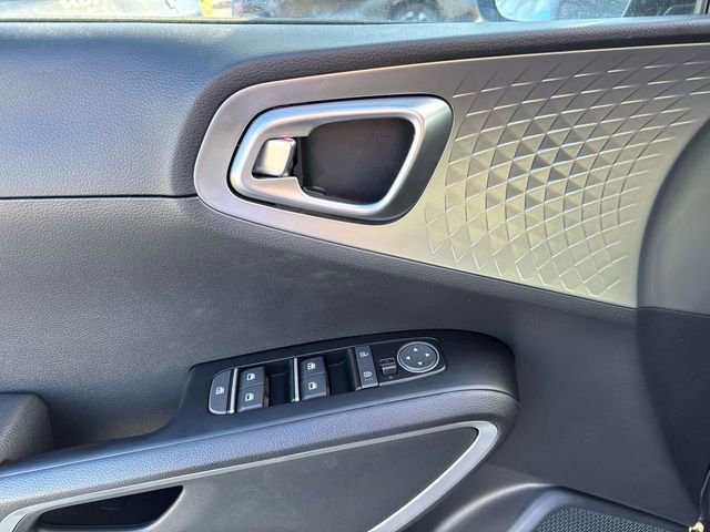 New 2025 Kia Soul S image 23