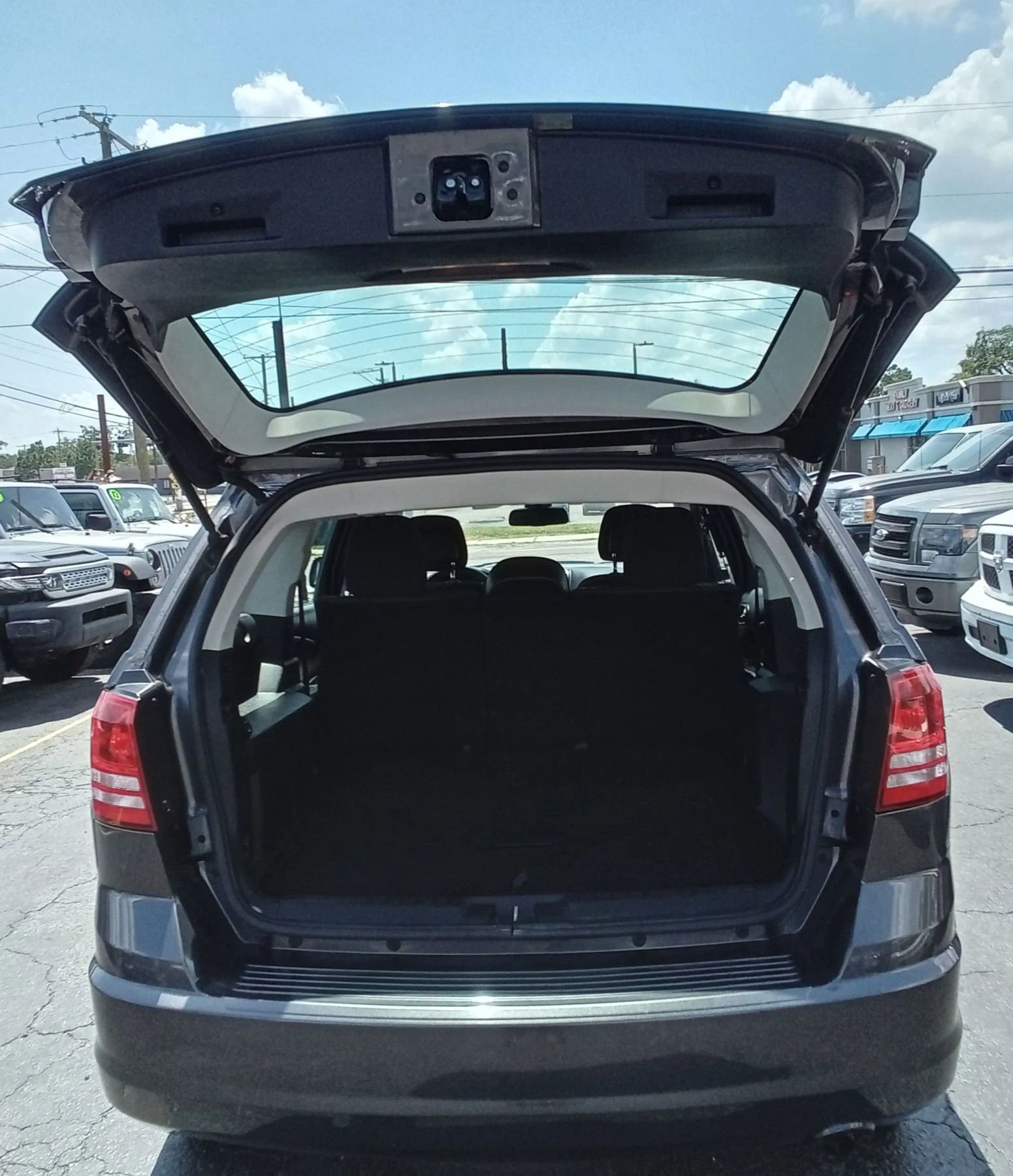 Used 2019 Dodge Journey SE w/ Comfort & Convenience Group image 19