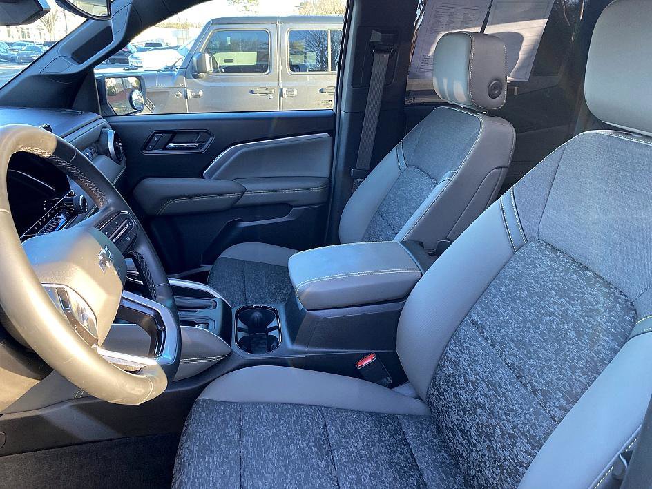 Used 2024 Chevrolet Colorado ZR2 w/ Technology Package image 11