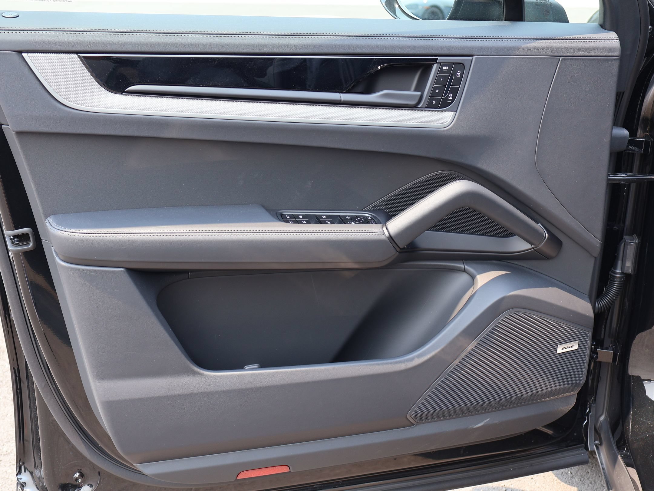 New 2026 Porsche Cayenne Coupe AWD/4WD image 14